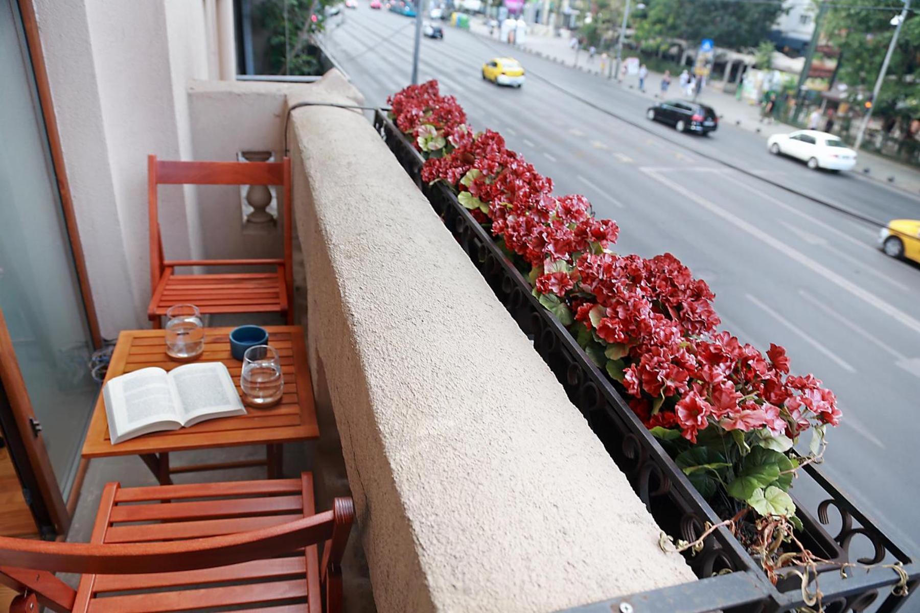Athenaeum Spacious& Cozy 1Br Prime Location W Balcony Bucharest Exterior photo